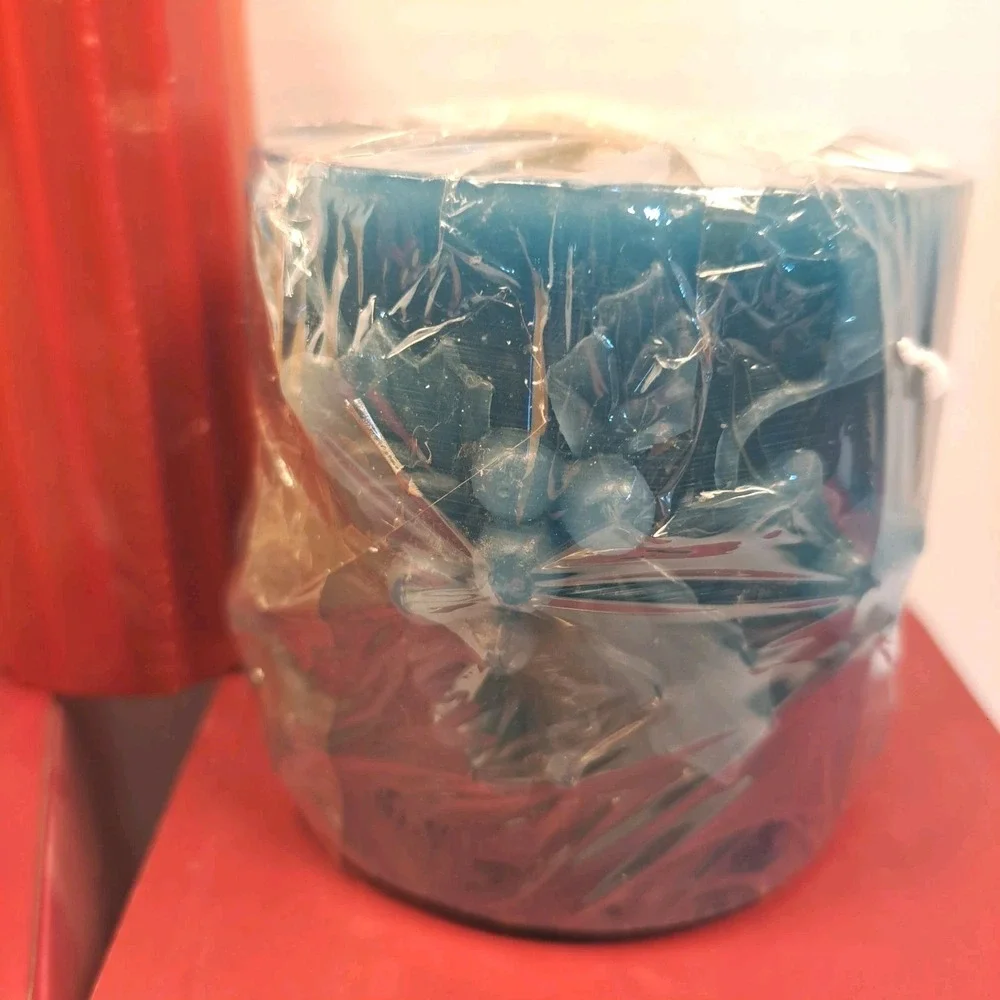 Avon Lot of 8 Fragranced Holiday Christmas Candles Pillar Tealights Votive